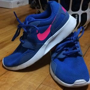 Close to new Nike training shoes